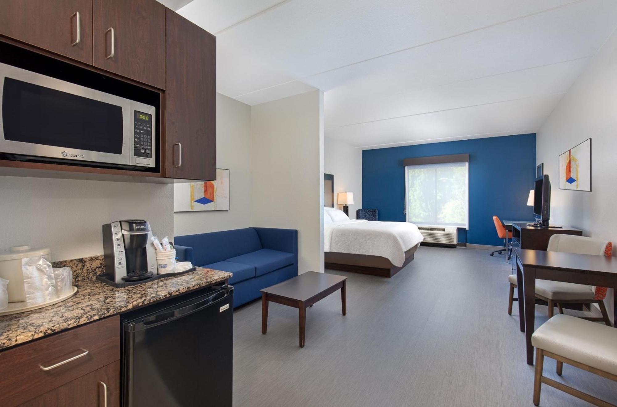 Holiday Inn Express & Suites - Cleveland Northwest By Ihg Extérieur photo