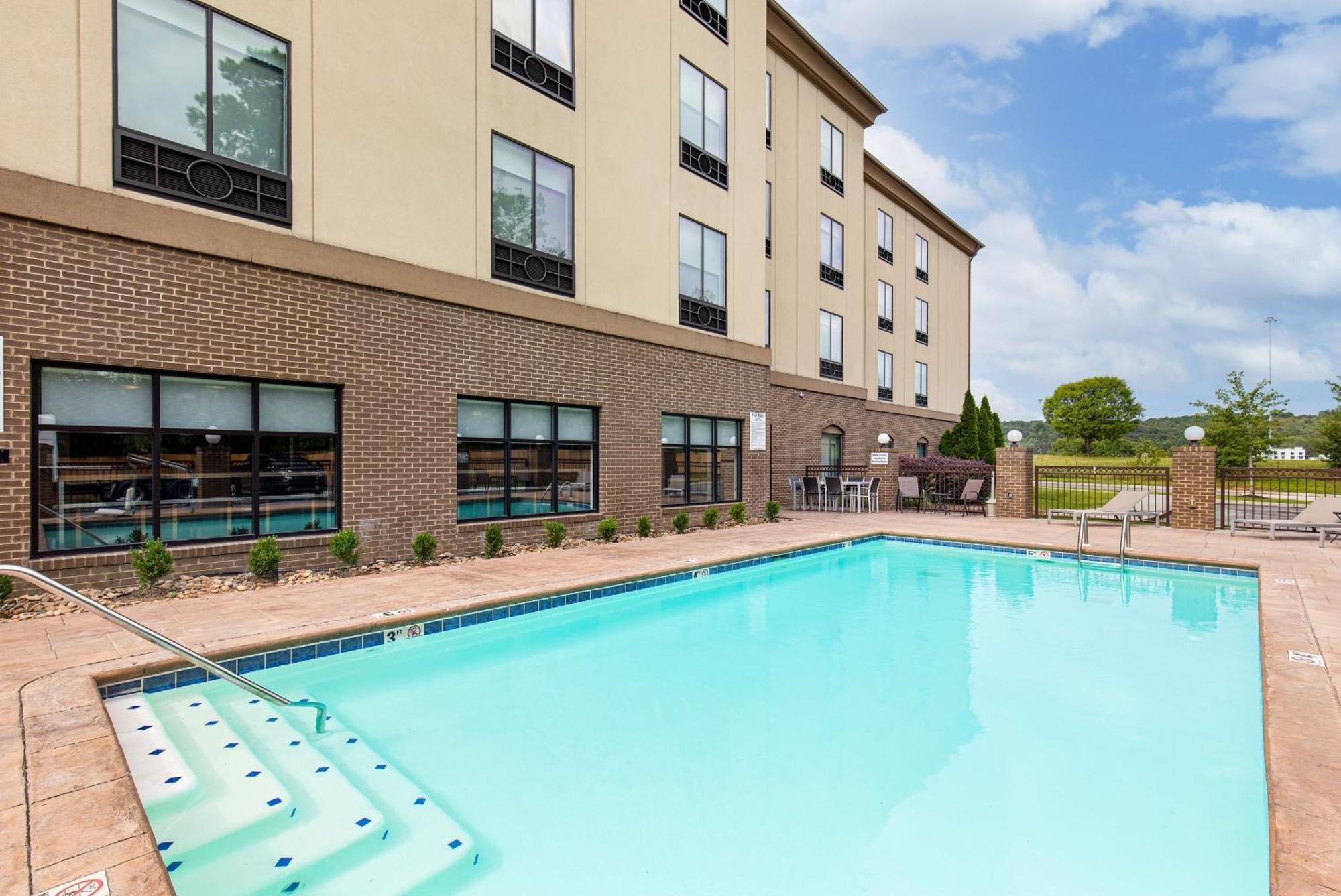 Holiday Inn Express & Suites - Cleveland Northwest By Ihg Extérieur photo