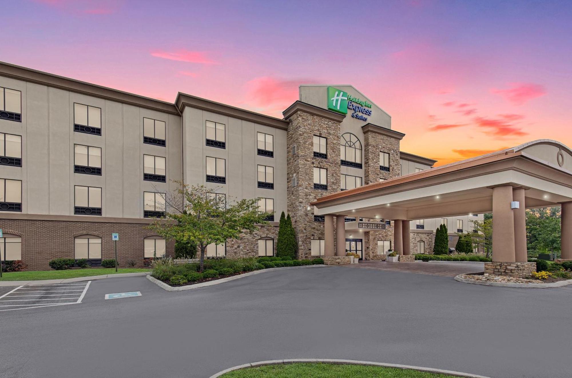 Holiday Inn Express & Suites - Cleveland Northwest By Ihg Extérieur photo