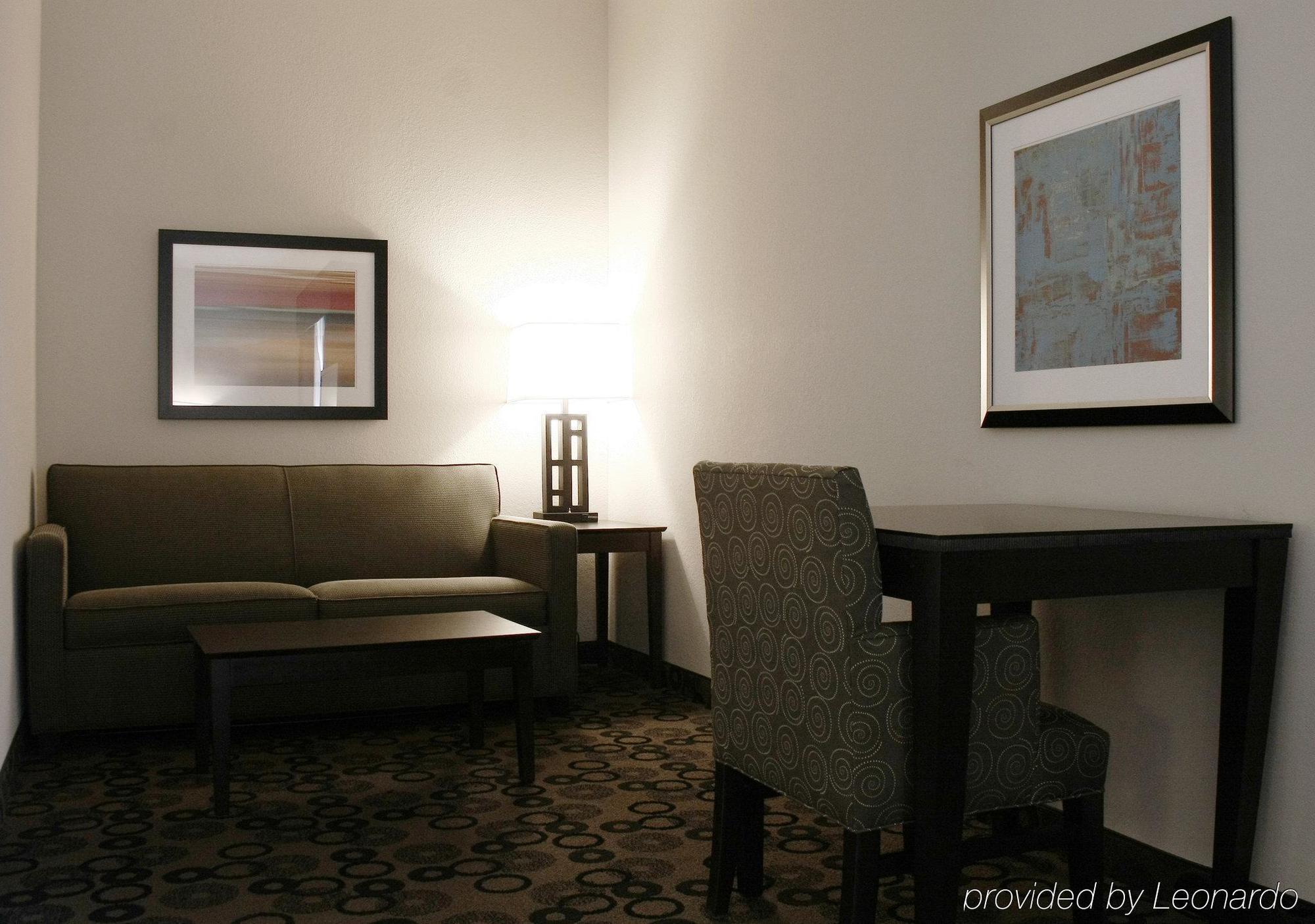 Holiday Inn Express & Suites - Cleveland Northwest By Ihg Extérieur photo