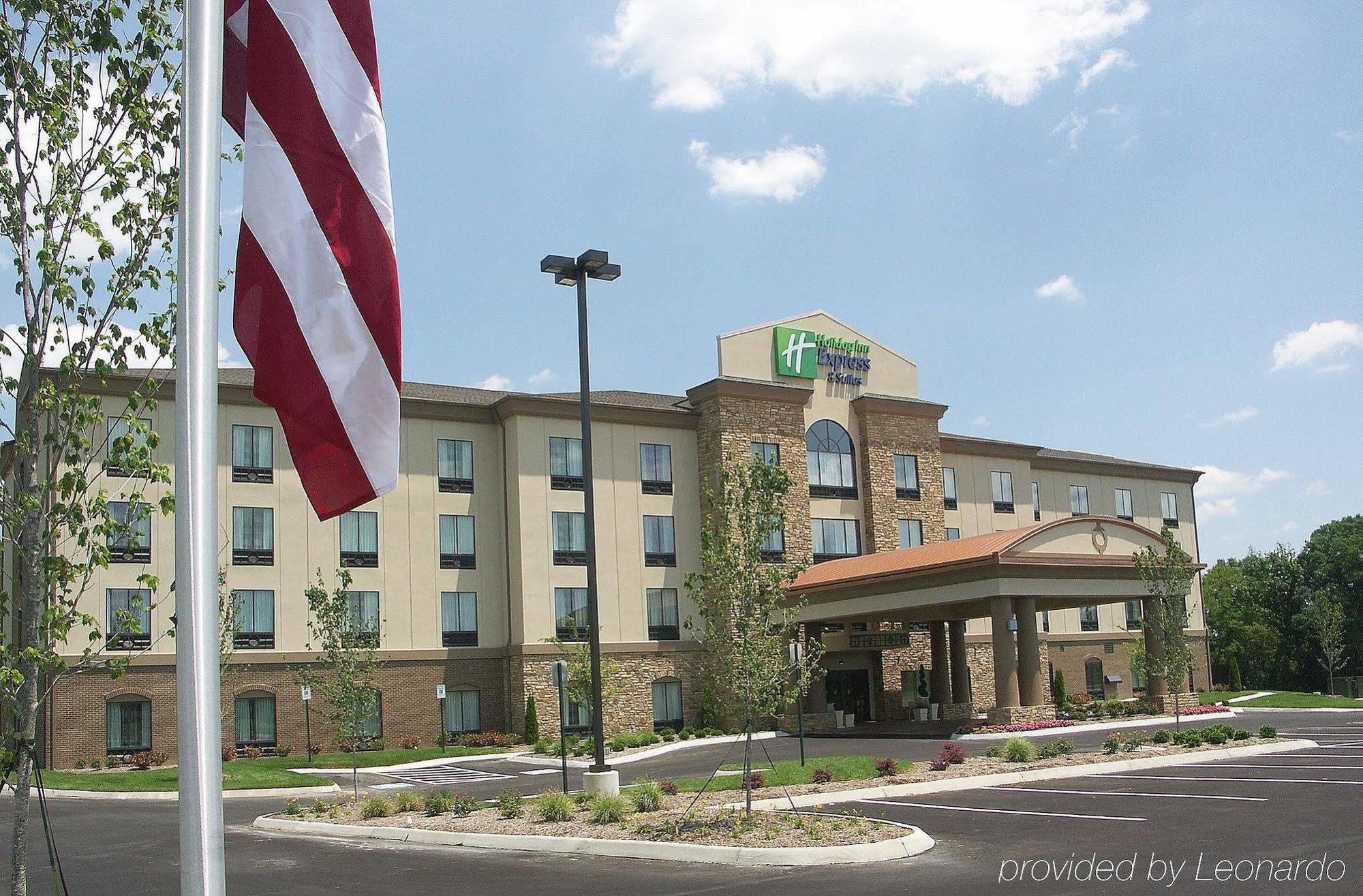 Holiday Inn Express & Suites - Cleveland Northwest By Ihg Extérieur photo