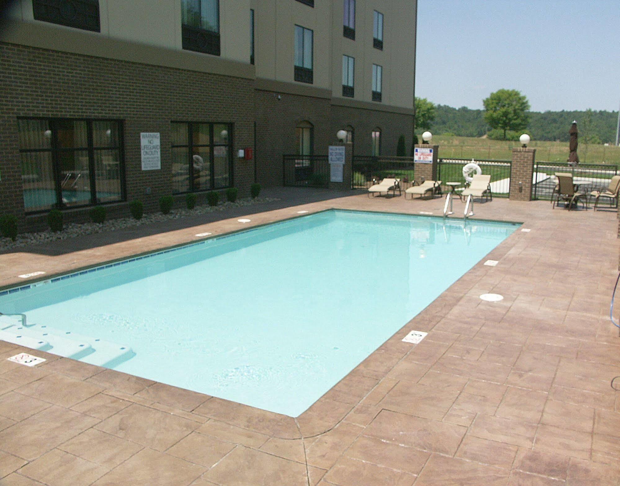 Holiday Inn Express & Suites - Cleveland Northwest By Ihg Extérieur photo