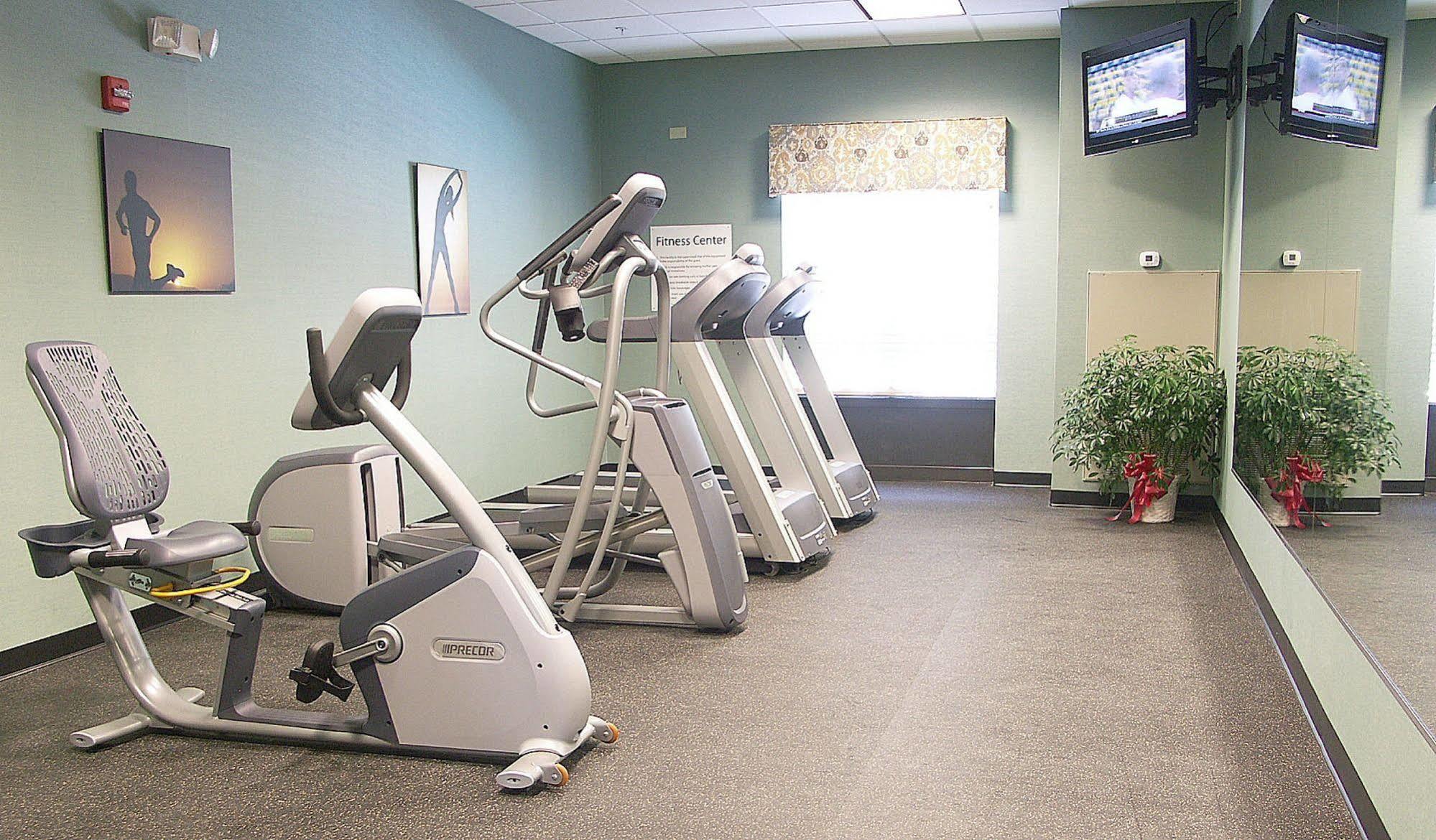 Holiday Inn Express & Suites - Cleveland Northwest By Ihg Extérieur photo