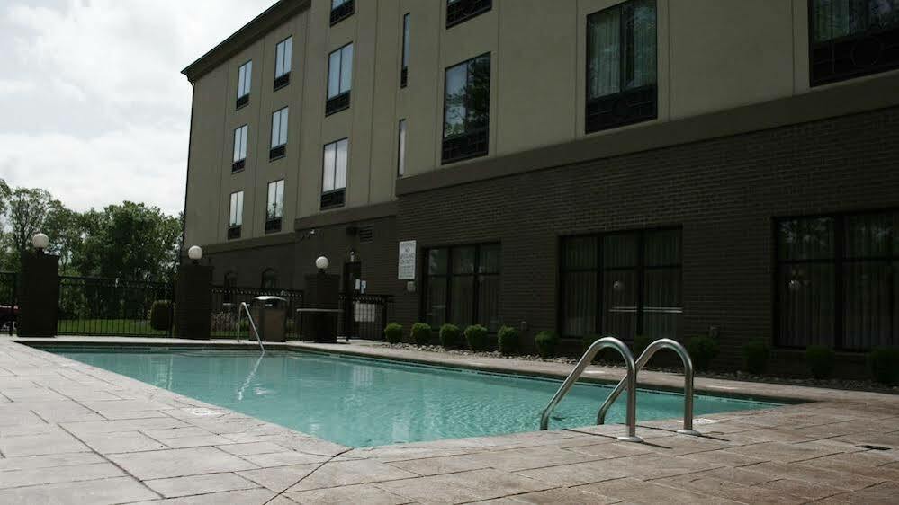 Holiday Inn Express & Suites - Cleveland Northwest By Ihg Extérieur photo